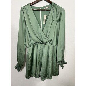 NWT Francesca’s Green Romper Pockets Mint Size Large
